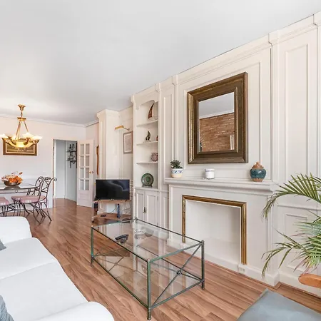 Atico Con Terraza Lägenhet